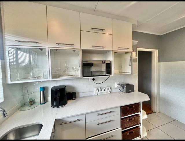 3 BEDROOM APARTMENT FOR SALE IN PELHAM